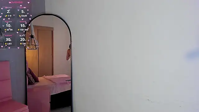 Snapshot of Lexyy_Bluee chatting on October 21, 3:22 pm Lexyy Bluee online show from October 21, 3:22 pm