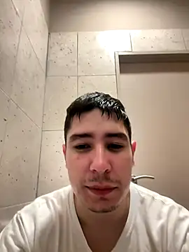 Snapshot of 9999Alez chatting on December 13, 8:04 pm 9999Alez online show from December 13, 8:04 pm