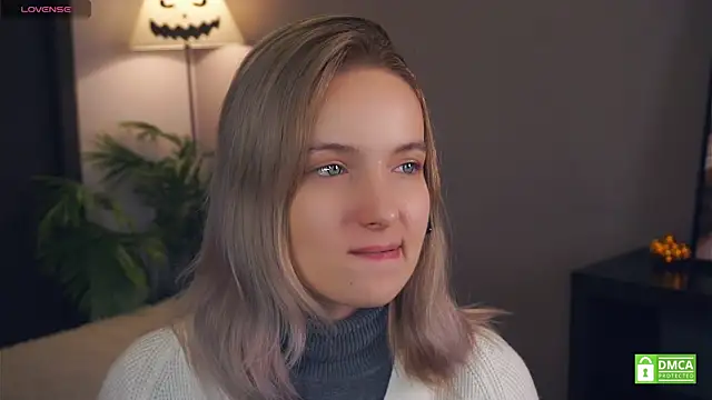 HongTomczak online show from November 21, 7:51 am