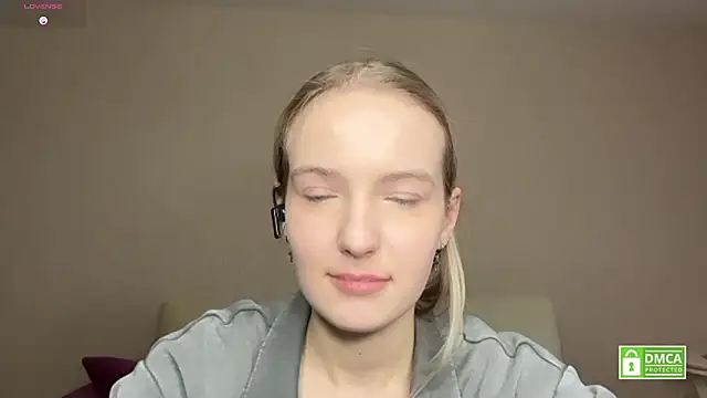 HongTomczak online show from February 23, 7:42 am