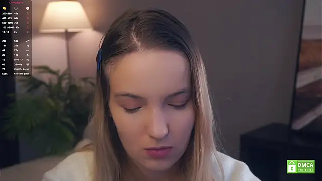 HongTomczak online show from October 27, 6:25 am