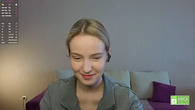 HongTomczak online show from June 30, 6:35 am