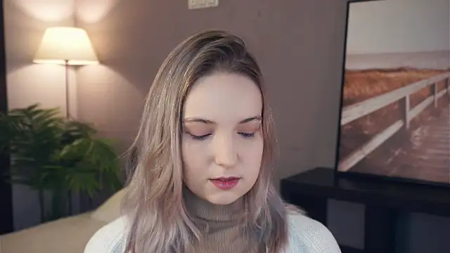 HongTomczak online show from December 18, 7:35 am