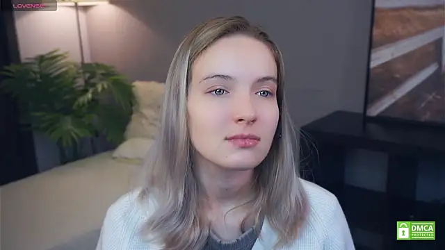 HongTomczak online show from November 28, 8:25 am