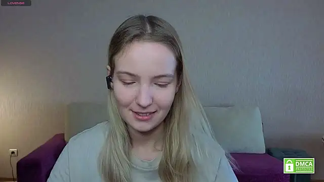 Snapshot of HongTomczak chatting on May 25, 7:40 am HongTomczak online show from May 25, 7:40 am