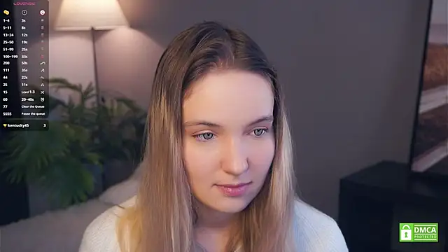 HongTomczak online show from October 29, 7:29 am