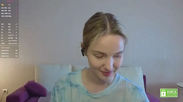 HongTomczak online show from July 21, 7:42 am