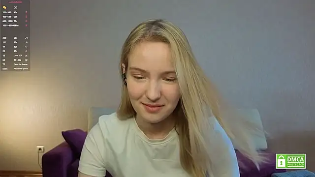 HongTomczak online show from June 18, 7:51 am