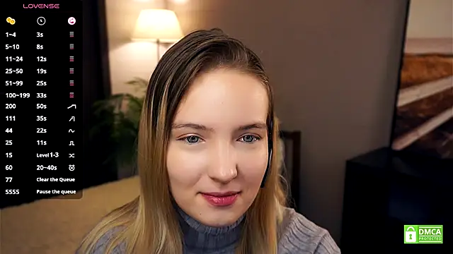 Snapshot of HongTomczak chatting on October 8, 7:43 am HongTomczak online show from October 8, 7:43 am