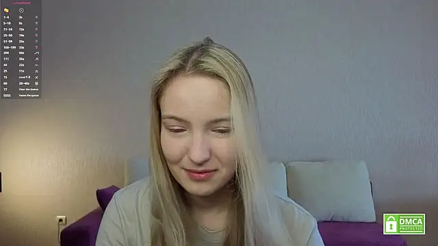 HongTomczak online show from June 17, 6:24 am