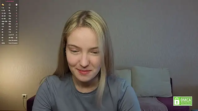 HongTomczak online show from June 24, 8:02 am