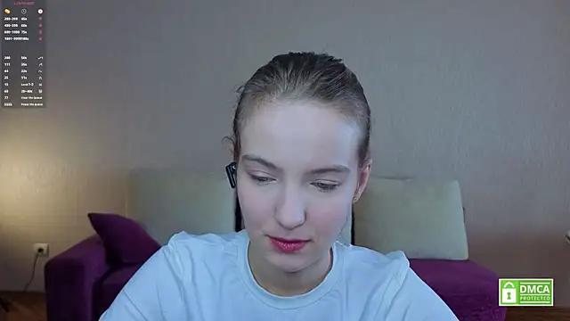 HongTomczak online show from March 25, 7:41 am