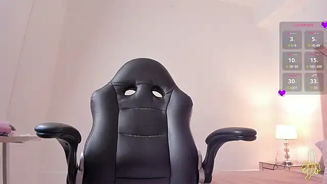 Snapshot of cloemorwen chatting on November 18, 10:34 pm cloemorwen online show from November 18, 10:34 pm