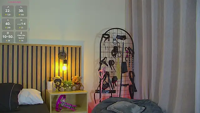 emma morales  online show from April 9, 1:17 pm