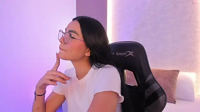 emily tolson online show from March 5, 7:32 pm