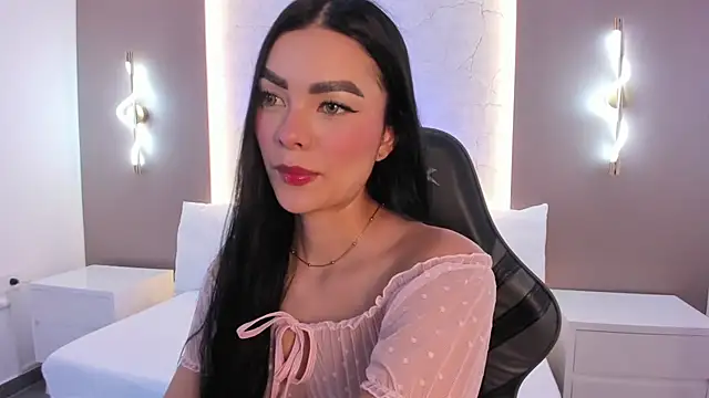 emily tolson online show from December 18, 7:18 pm