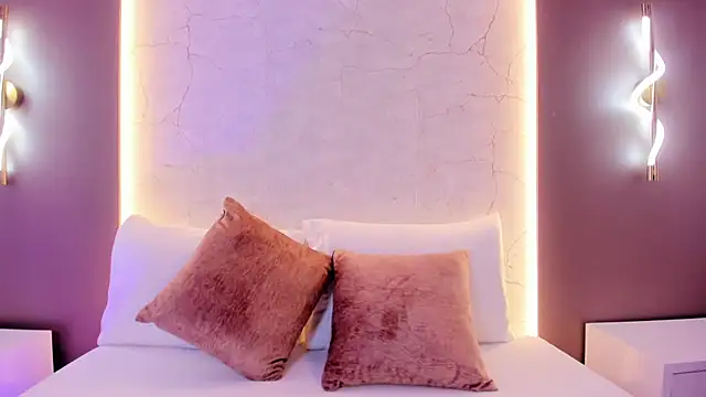 emily tolson online show from February 12, 7:24 pm