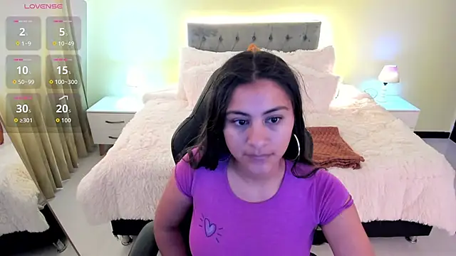 Snapshot of Camille_Olsen_ chatting on October 19, 11:46 am Camille Olsen online show from October 19, 11:46 am