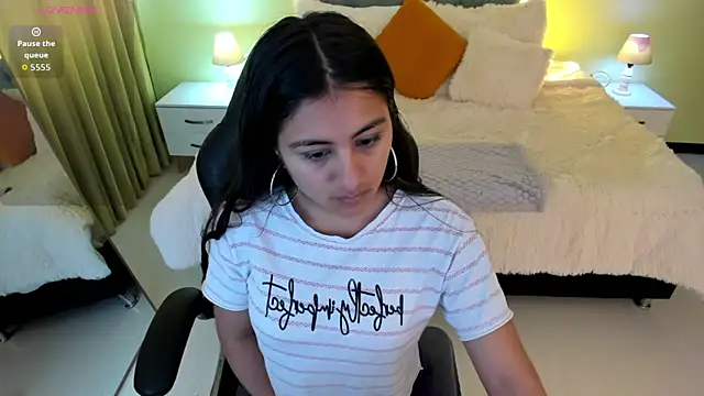 Camille Olsen  online show from October 20, 11:55 am