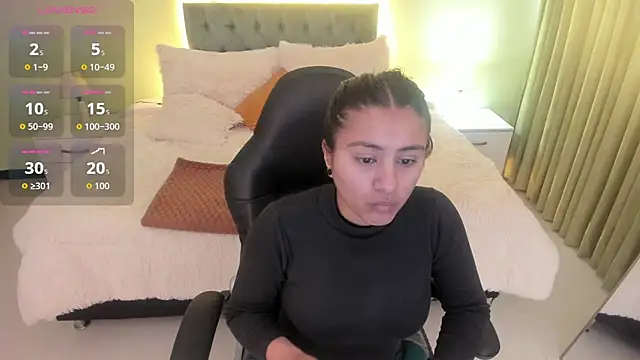 Camille Olsen  online show from November 11, 11:49 am