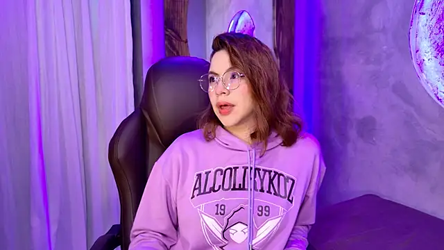 Celineblossom  online show from October 10, 4:41 pm