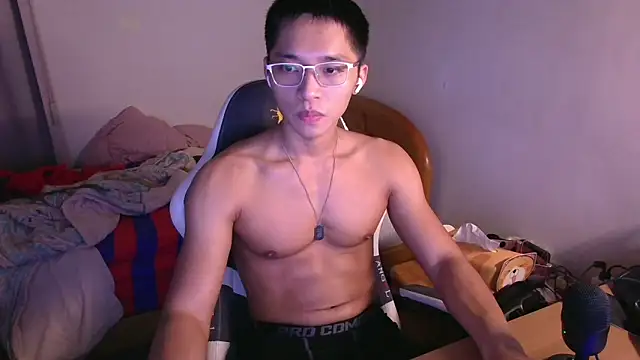 iron0401 online show from March 6, 4:57 pm