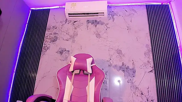 Mia Duarte1 online show from October 21, 7:35 pm