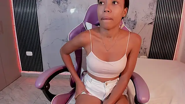 Mia Duarte1 online show from May 6, 7:29 pm