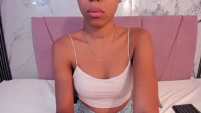 Snapshot of Mia_Duarte1 chatting on July 13, 7:24 pm Mia Duarte1 online show from July 13, 7:24 pm