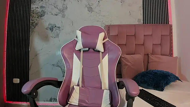 Mia Duarte1 online show from November 24, 7:25 pm