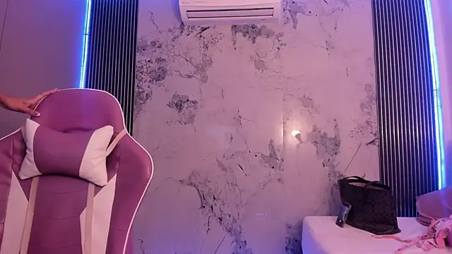 Mia Duarte1 online show from March 1, 8:03 am