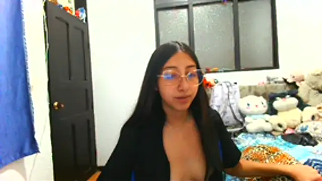 Snapshot of Nanilux chatting on October 22, 5:23 pm Nanilux online show from October 22, 5:23 pm