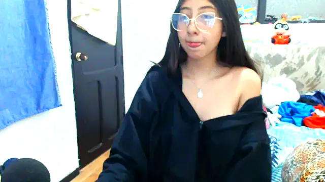 Snapshot of Nanilux chatting on October 9, 7:25 pm Nanilux online show from October 9, 7:25 pm