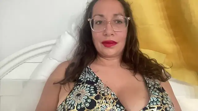 RosaFreya online show from May 9, 8:12 pm