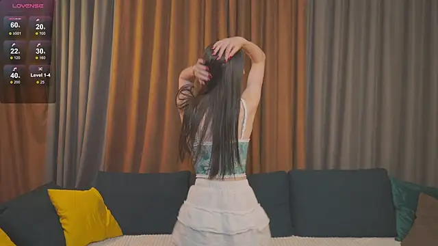 Snapshot of LessyLuiz chatting on November 3, 11:30 pm LessyLuiz online show from November 3, 11:30 pm