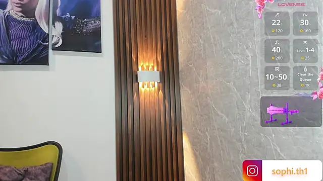 Snapshot of Sophi_Thaylorr chatting on October 7, 1:01 pm Sophi Thaylorr online show from October 7, 1:01 pm