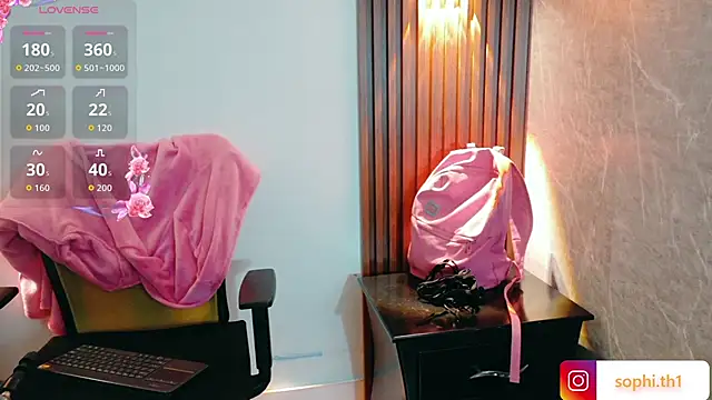 Snapshot of Sophi_Thaylorr chatting on September 19, 1:15 pm Sophi Thaylorr online show from September 19, 1:15 pm