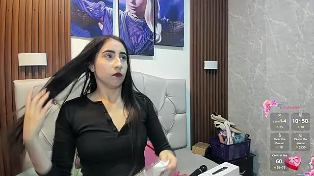 Snapshot of Sophi_Thaylorr chatting on October 16, 2:03 pm Sophi Thaylorr online show from October 16, 2:03 pm