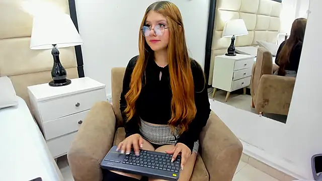 EimmyJones online show from November 29, 3:39 am