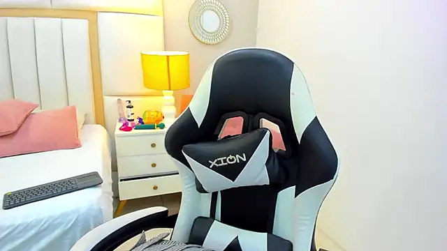 EimmyJones online show from November 8, 3:21 am