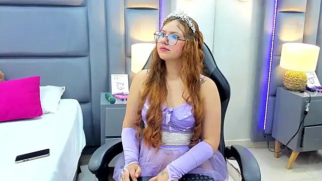 EimmyJones online show from October 31, 2:30 am