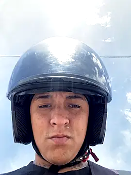 Snapshot of Jrivera22 chatting on November 10, 5:29 pm Jrivera22 online show from November 10, 5:29 pm