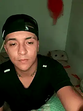 Snapshot of Jrivera22 chatting on November 25, 5:30 am Jrivera22 online show from November 25, 5:30 am