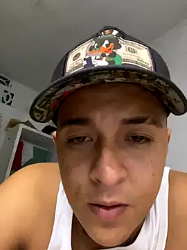 Snapshot of Jrivera22 chatting on November 27, 5:19 am Jrivera22 online show from November 27, 5:19 am