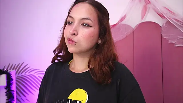 Arianaa Jones  online show from October 23, 1:10 pm