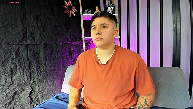 Snapshot of IanGilbert chatting on October 18, 9:17 pm IanGilbert online show from October 18, 9:17 pm