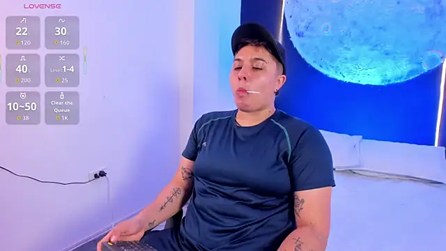 Snapshot of IanGilbert chatting on December 3, 8:52 pm IanGilbert online show from December 3, 8:52 pm