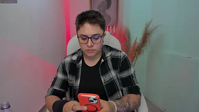 IanGilbert online show from February 5, 8:59 pm