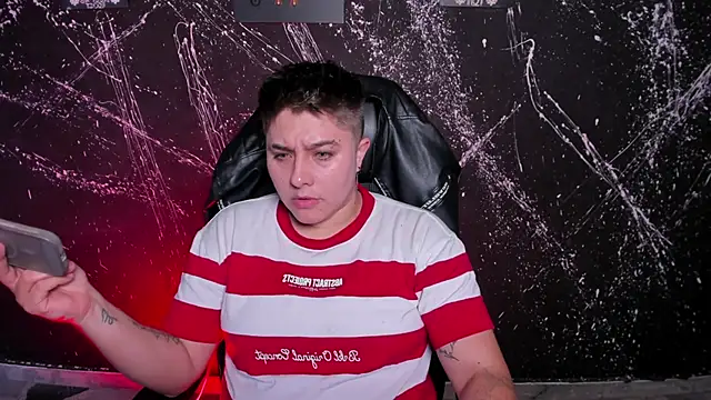 Snapshot of IanGilbert chatting on October 24, 9:25 pm IanGilbert online show from October 24, 9:25 pm