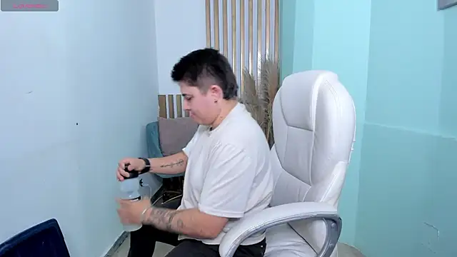 IanGilbert online show from February 9, 8:29 pm